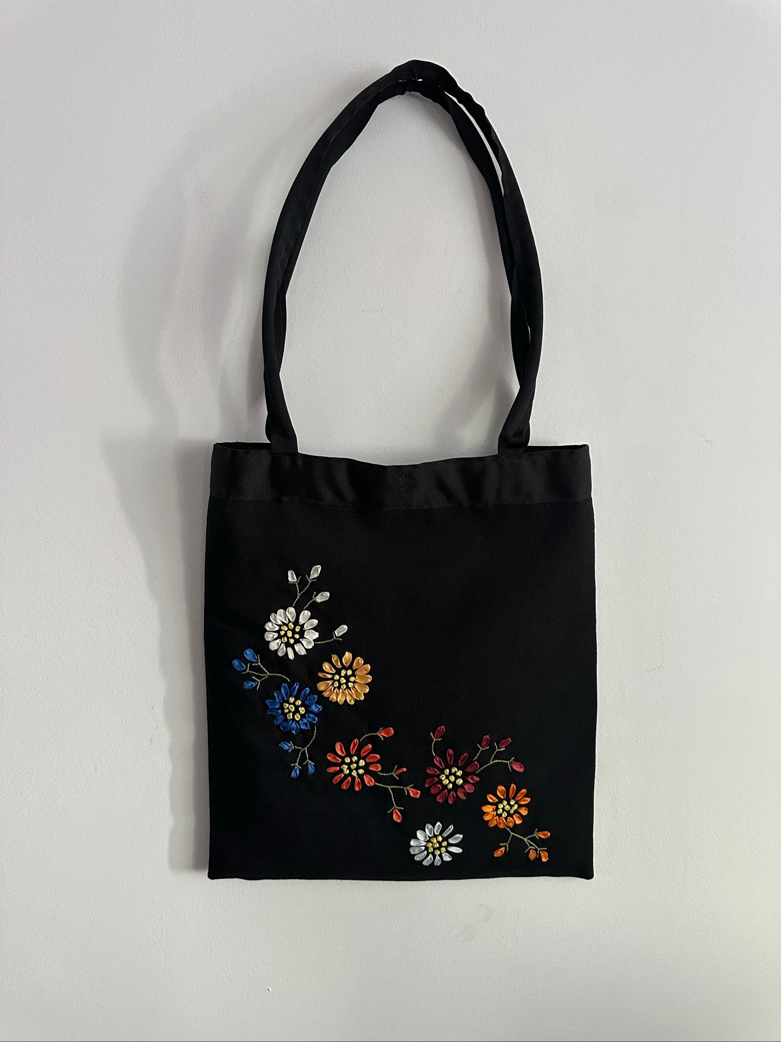 Bolso Tote Bag artesanal único bordado a mano estilo boho vintage 